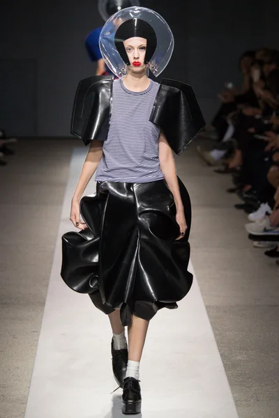 Look 25